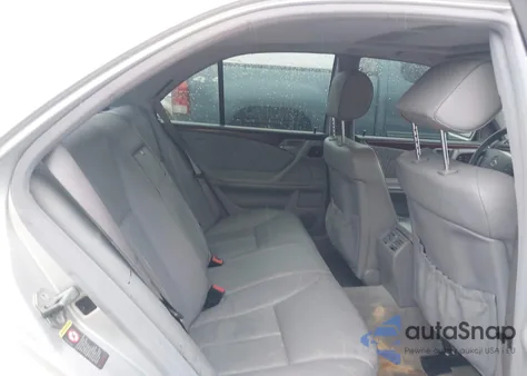 2001 Mercedes-Benz E 430 z USA, uszkodzony, nr VIN WDBJF70JX1B281328